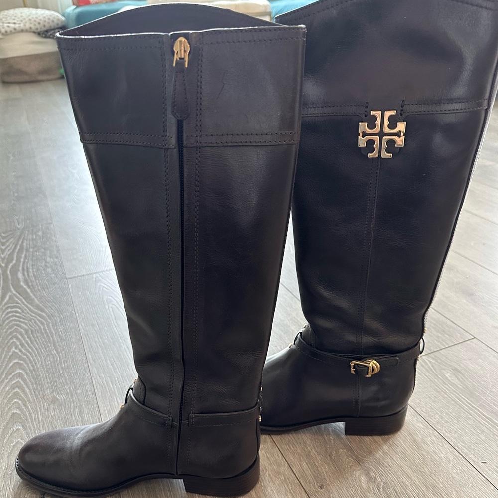Tory burch riding boots, dark brown with gold accents. Only worn a few times!